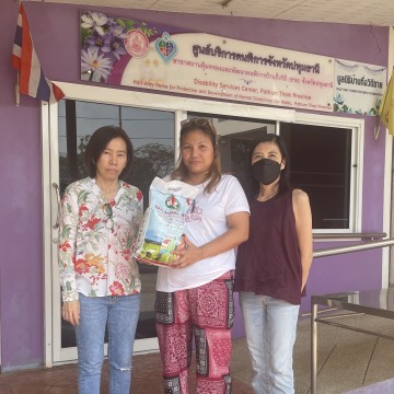 บริจาคข้าวมูลนิธิ